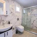 Goekkusagi Kaş